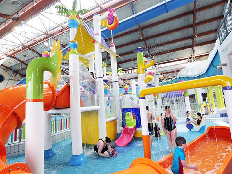 水上乐园大喇叭滑梯