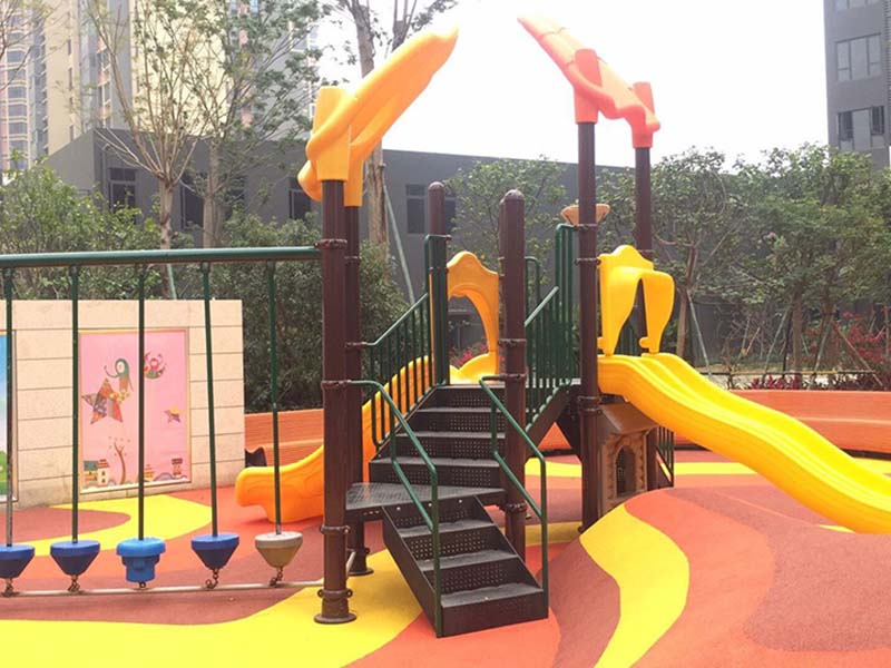 幼儿园塑料滑梯案例图